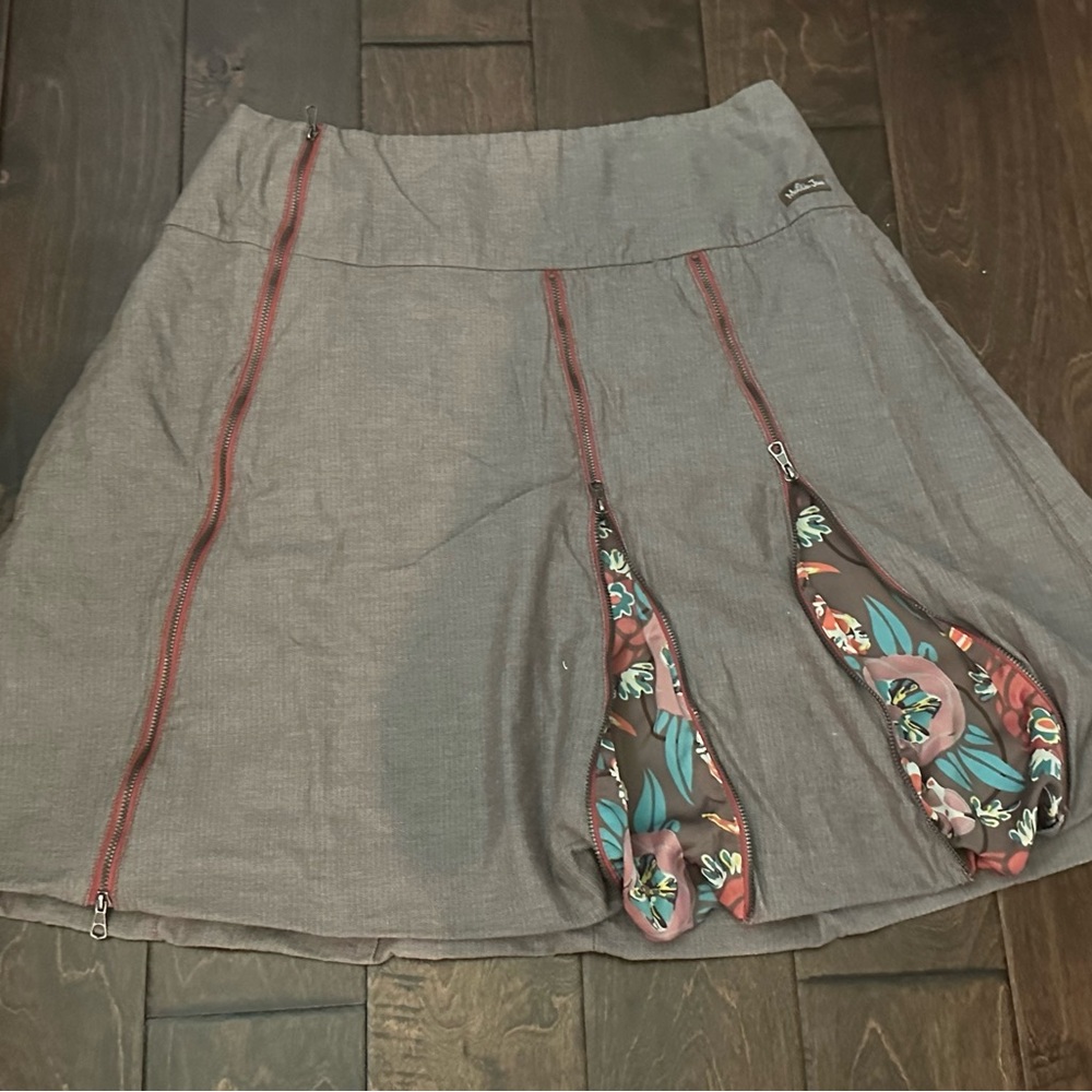 Matilda Jane Women’s Size Large Skirt. In excellent condition.